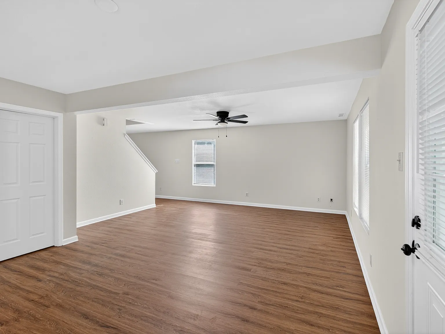 3 bed, 2.5 bath, 1903 sqft, $1,950 — Photo 4