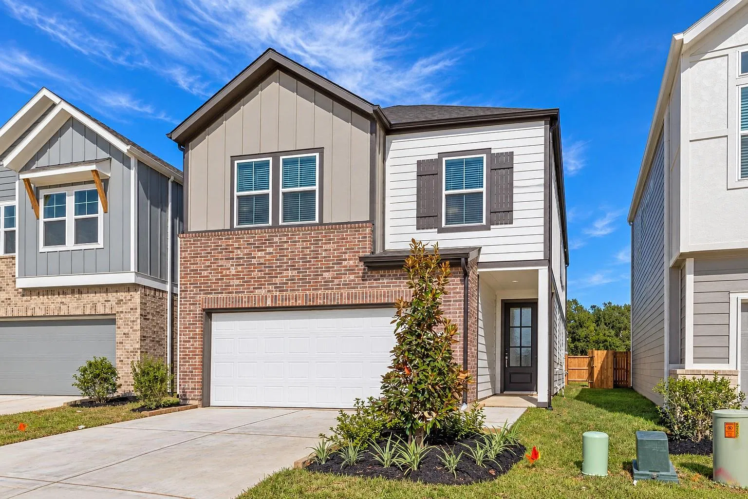 3 bed, 2.5 bath, 2052 sqft, $2,700 — Photo 1