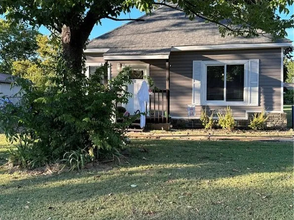 723 E Short Mountain St, Paris, AR 72855