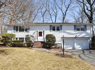 31 Greenwich Rd, Norwood, MA 02062