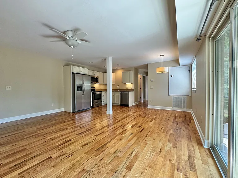106 S Anderson St #A202 — Photo 4