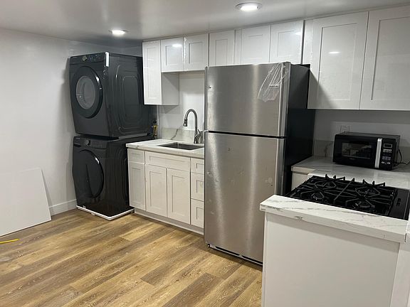 4th image of 351 Pike Dr