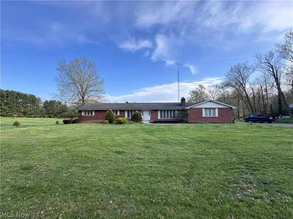 8615 Eberhart Rd NE, Dover, OH 44622