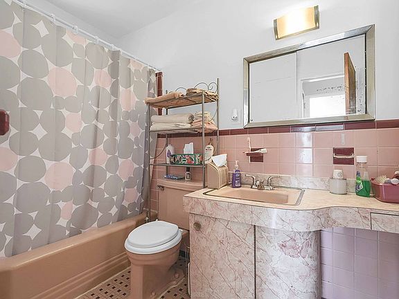 2nd image of 72-10 Ditmars Blvd