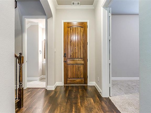 4th image of 550 Evergreen Dr
