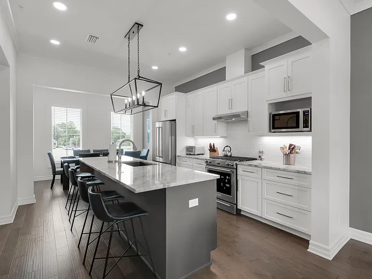 314 W Romana St — Photo 10