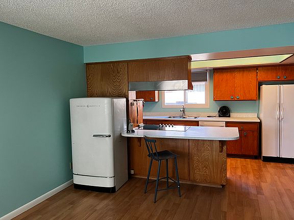 2nd image of 108 E Pebble Beach Dr