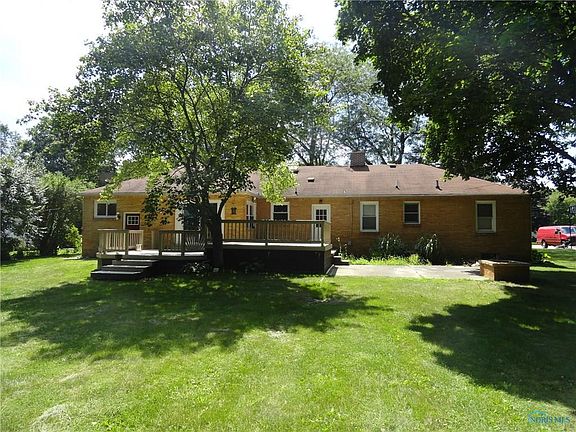 4th image of 1027 Hickory St