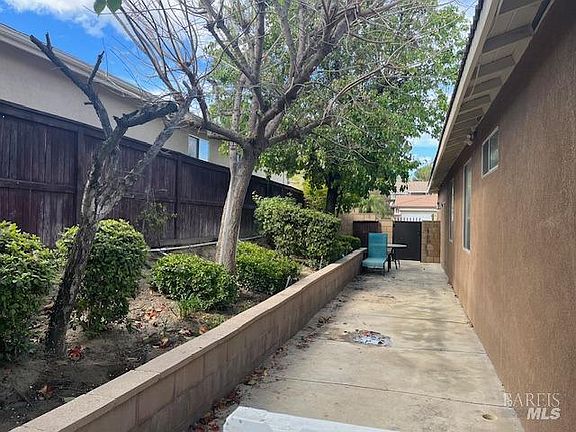3rd image of 4157 Morales Way