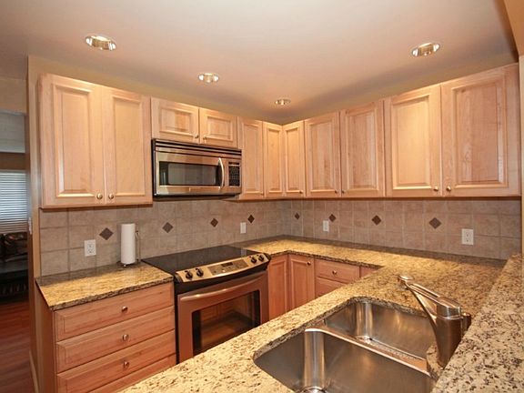 5th image of 16269 8th Ave NE
