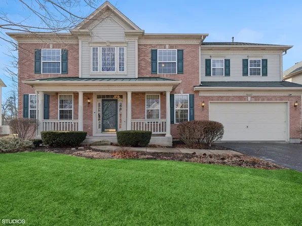 34137 N Wooded Glen Dr, Grayslake, IL 60030