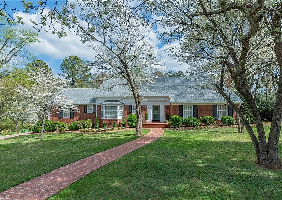 1st image of 403 Weaver Dr