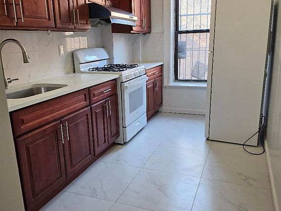 2nd image of 1321 Foster Ave Floor 3