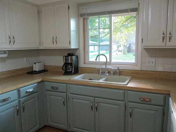 5th image of 1214 Esmond Dr