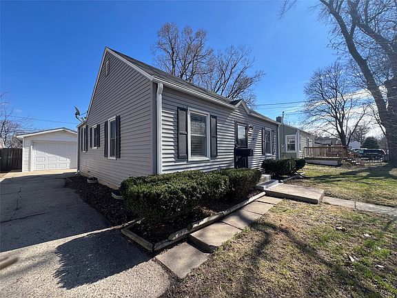2nd image of 3301 Amherst St