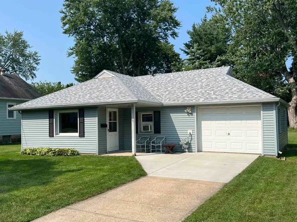 111 N Pine St, Janesville, WI 53548
