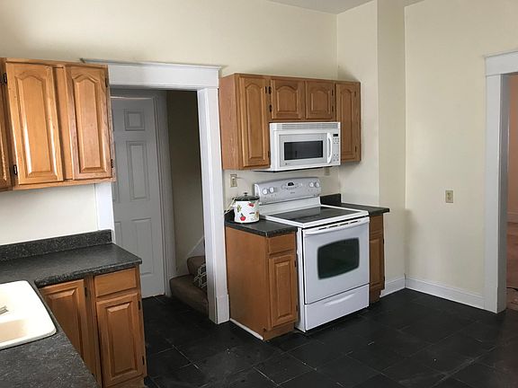 4th image of 643 Northrup Ave