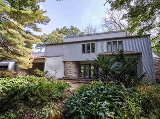 8146 Buckridge Rd, Cedar Falls, IA 50613