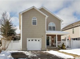 1686 Baker Ave, Merrick, NY 11566