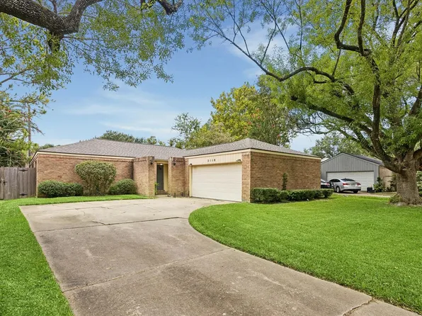 2110 Gray Falls Dr, Houston, TX 77077