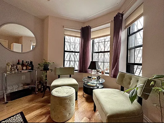 Rented by Compass | media 18