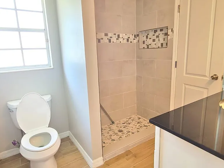 816 Brimfield Ct — Photo 32