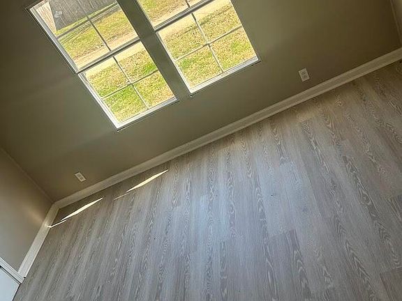 3rd image of 276 Rancho Rd