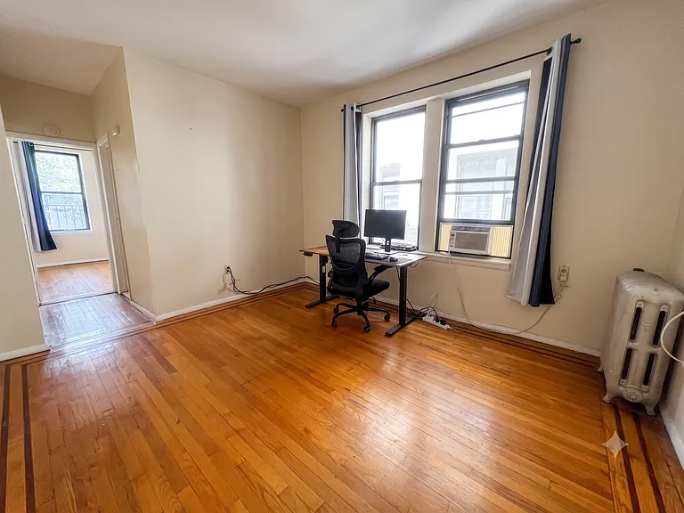 27-08 39th Ave #3E — Photo 2