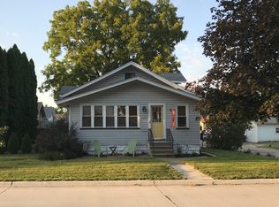 611 24th Ave, Moline, IL 61265