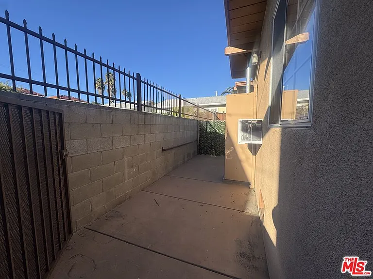 317 N Coronado St #317 — Photo 6