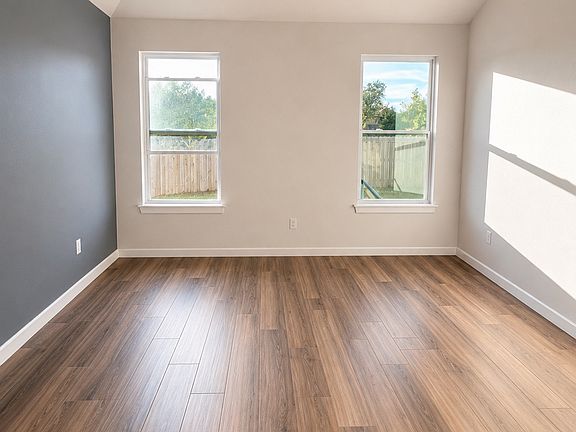 5th image of 2318 Arcady Ave