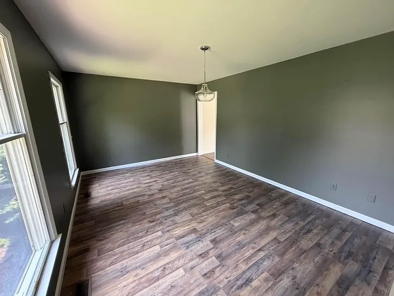 8337 Colony Cir — Photo 10