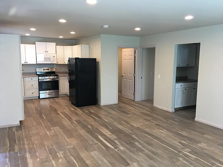 318 N Glenwood Pl — Photo 4