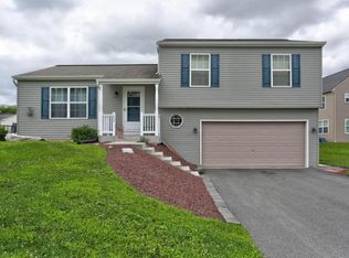 153 Overlook Dr, Bainbridge, PA 17502
