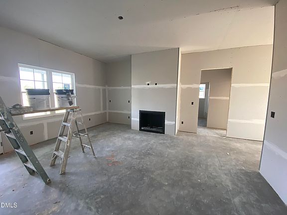 5th image of 205 N Rabbit Run Dr