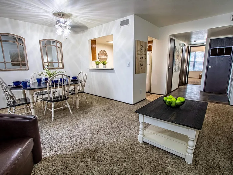 ONE MONTH FREE! APPLY FREE! VIRTUAL TOURS! — Photo 23