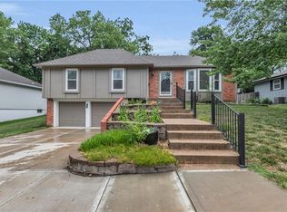 10208 Roe Ave, Overland Park, KS 66207