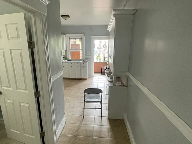 642 Marshall St #2 — Photo 3
