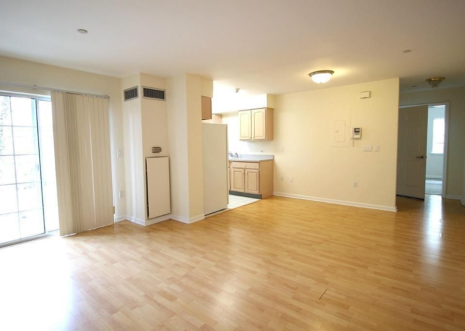 1st image of 111 S Broadway APT 1D