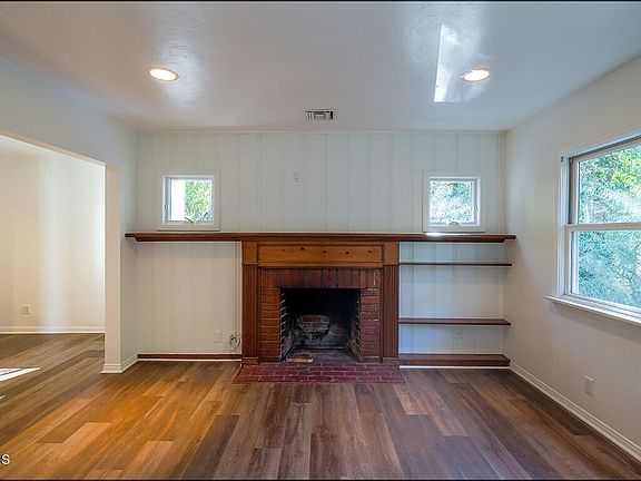 5th image of 904 N Beverly Glen Blvd