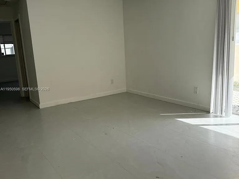1056 SW 2nd St #1056 — Photo 5