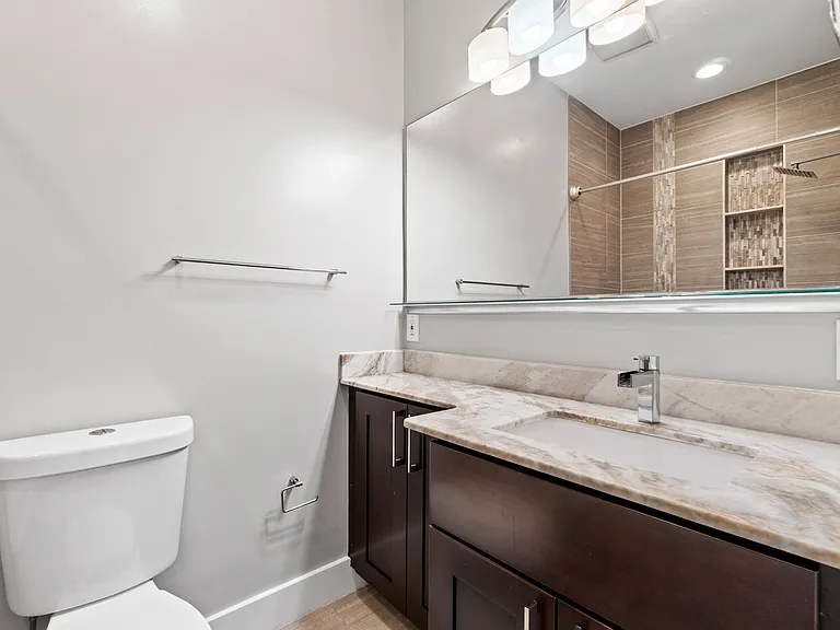2118 4th St NE #3 — Photo 13