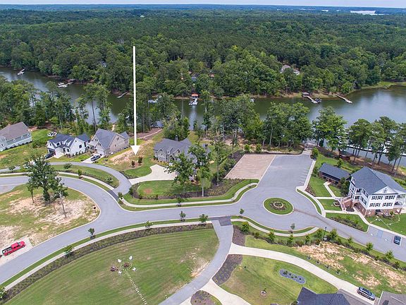 4th image of 22 Shoreview Dr