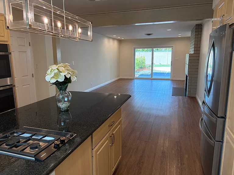 Main Kitchen, adjacent to dining/family room