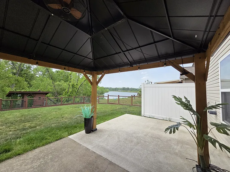 4213 Longfellow Dr — Photo 24