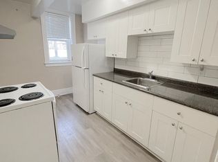 524 Pitt St W #407, Windsor, ON N9A 5M2