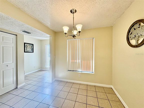 3rd image of 1422 Highland Ridge Cir