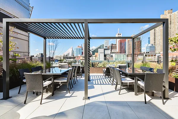 Rented by Bold New York | media 22