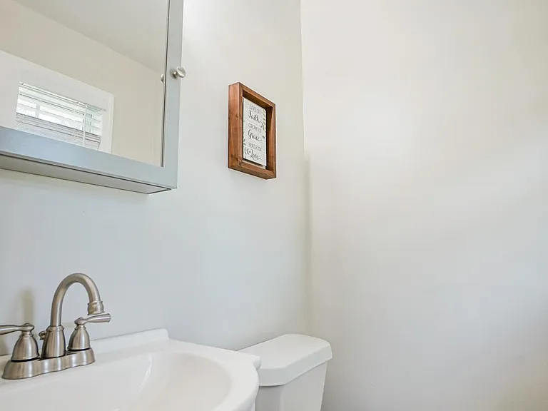 2106 Longleaf Dr — Photo 11