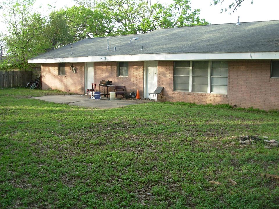 2nd image of 4000 Oaklawn St